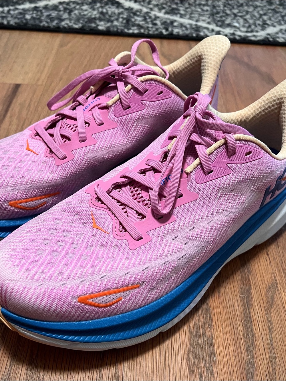 Hoka Women's Clifton 9